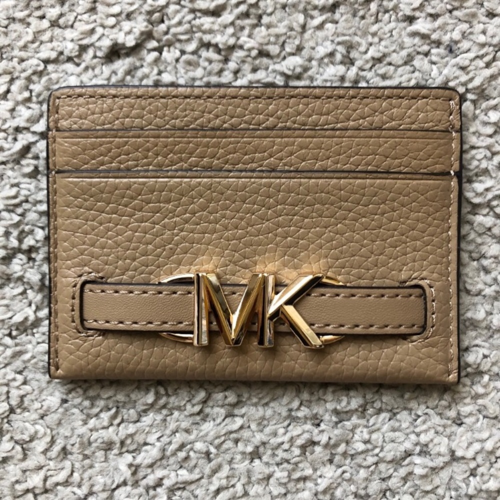 Authentic Michael Kors Card Holder. NWOT.